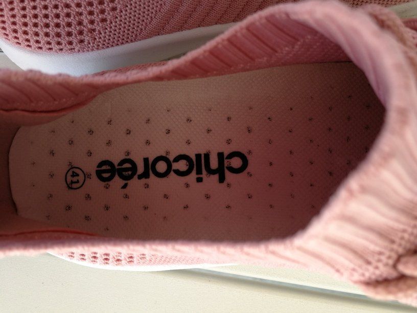Scarpe da donna: Neue, hellrote Stoff Sneakers (Chicoree), Gr. 41 – Nuovo (secondo la descrizione) da Meggen venduto da SellingGoods_1 7