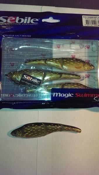 Esche: 4 Sebile Magic Swimmer 105 mm Pike – Nuovo e nell'imballaggio originale da Fribourg venduto da versus702