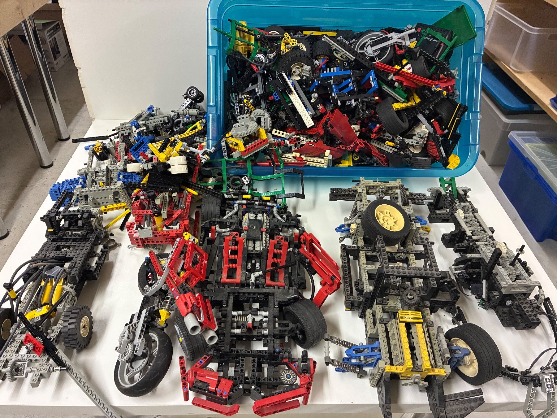 Lego Giocattoli: LEGO Technic 10Kg Restposten mit Anleitungen ab 1.- – Usato da Kerns venduto da chriglim 1