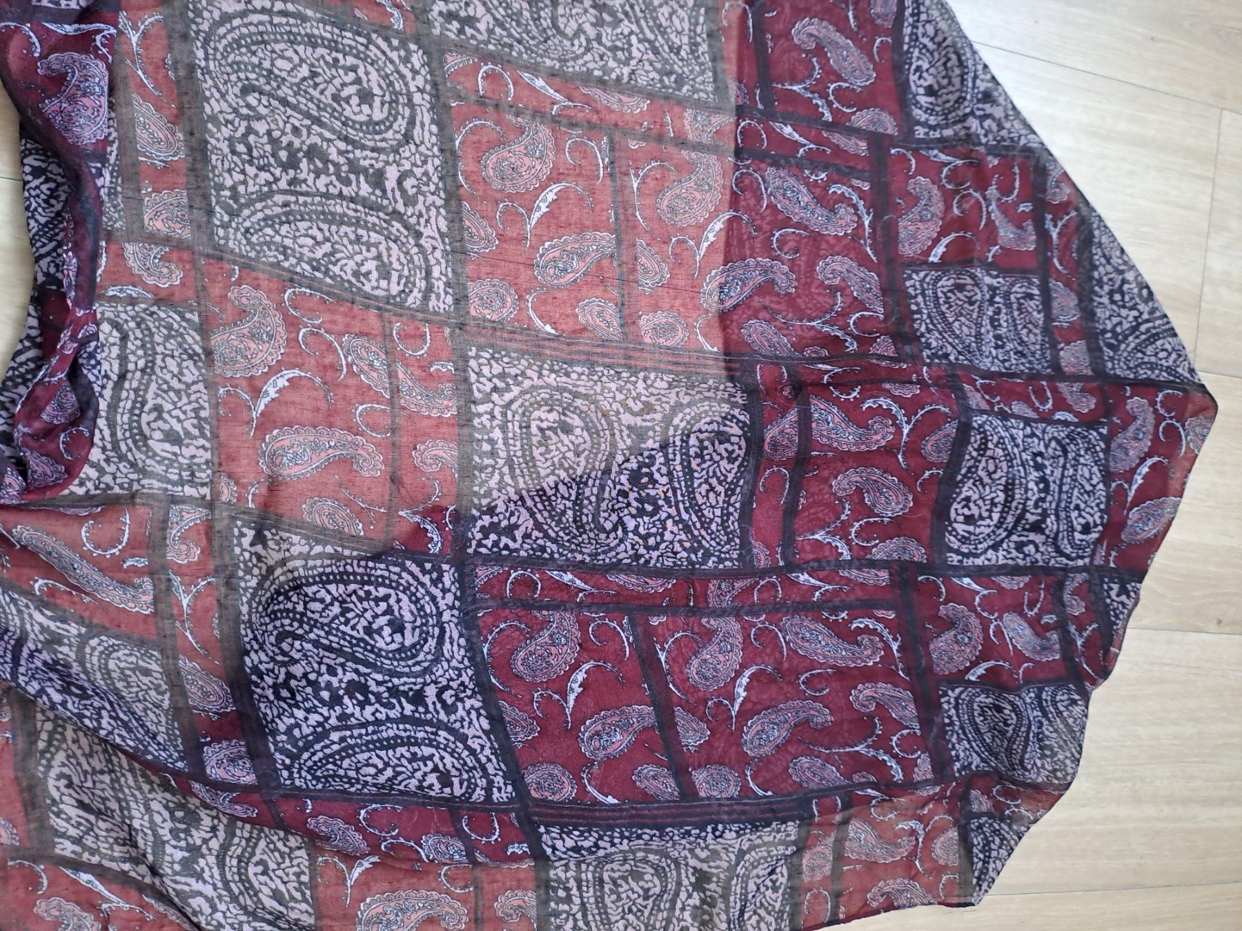Foulard & Sciarpe: Sommer Schal mit Muster, leicht und luftig, neuwertig – Usato da Münchenbuchsee venduto da Babsique 1