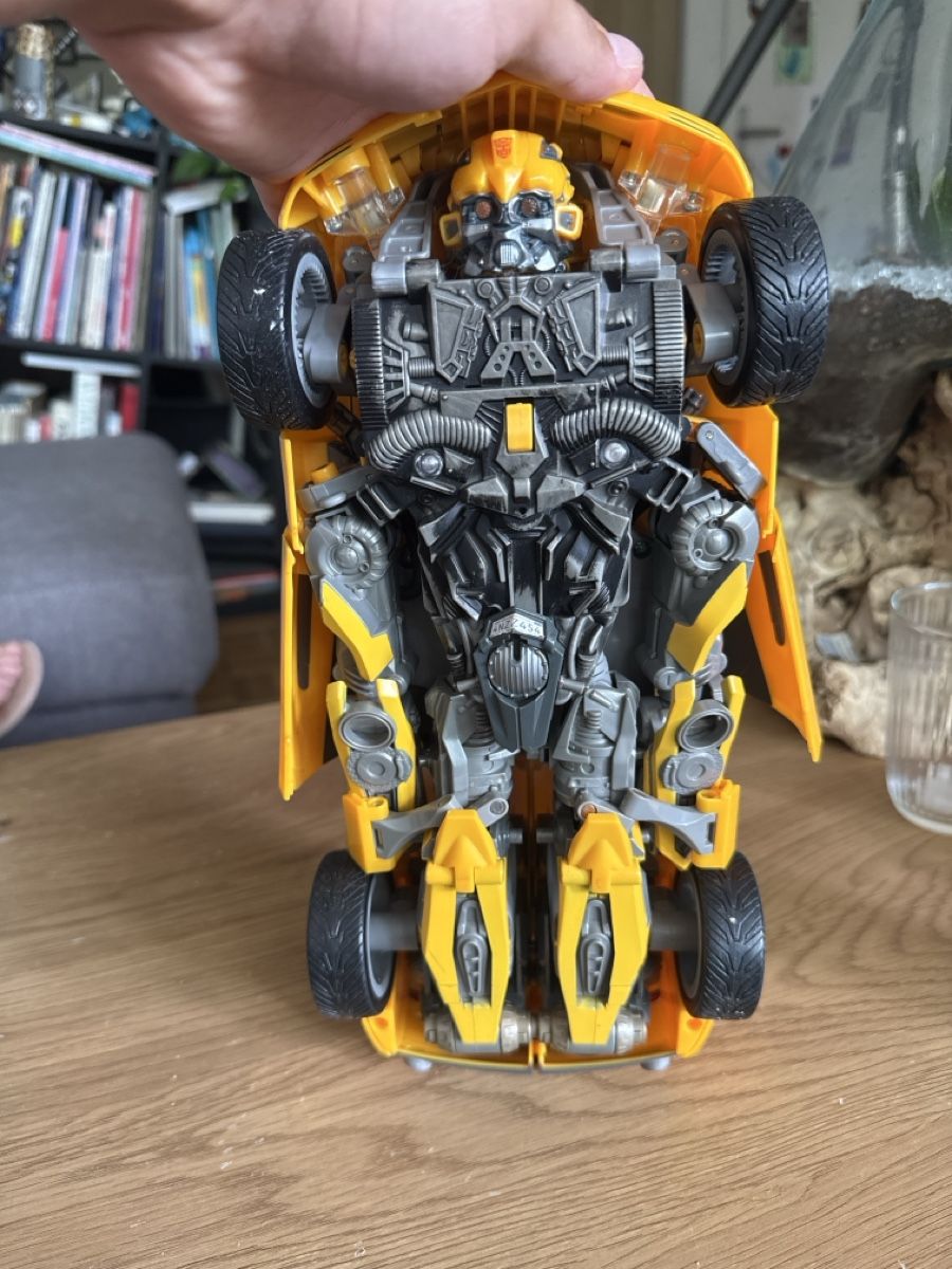 Hasbro Giocattoli: Transformers Bumblebee Chevrolet Camaro Hasbro – Usato da Meyrin venduto da max_6bl8 1