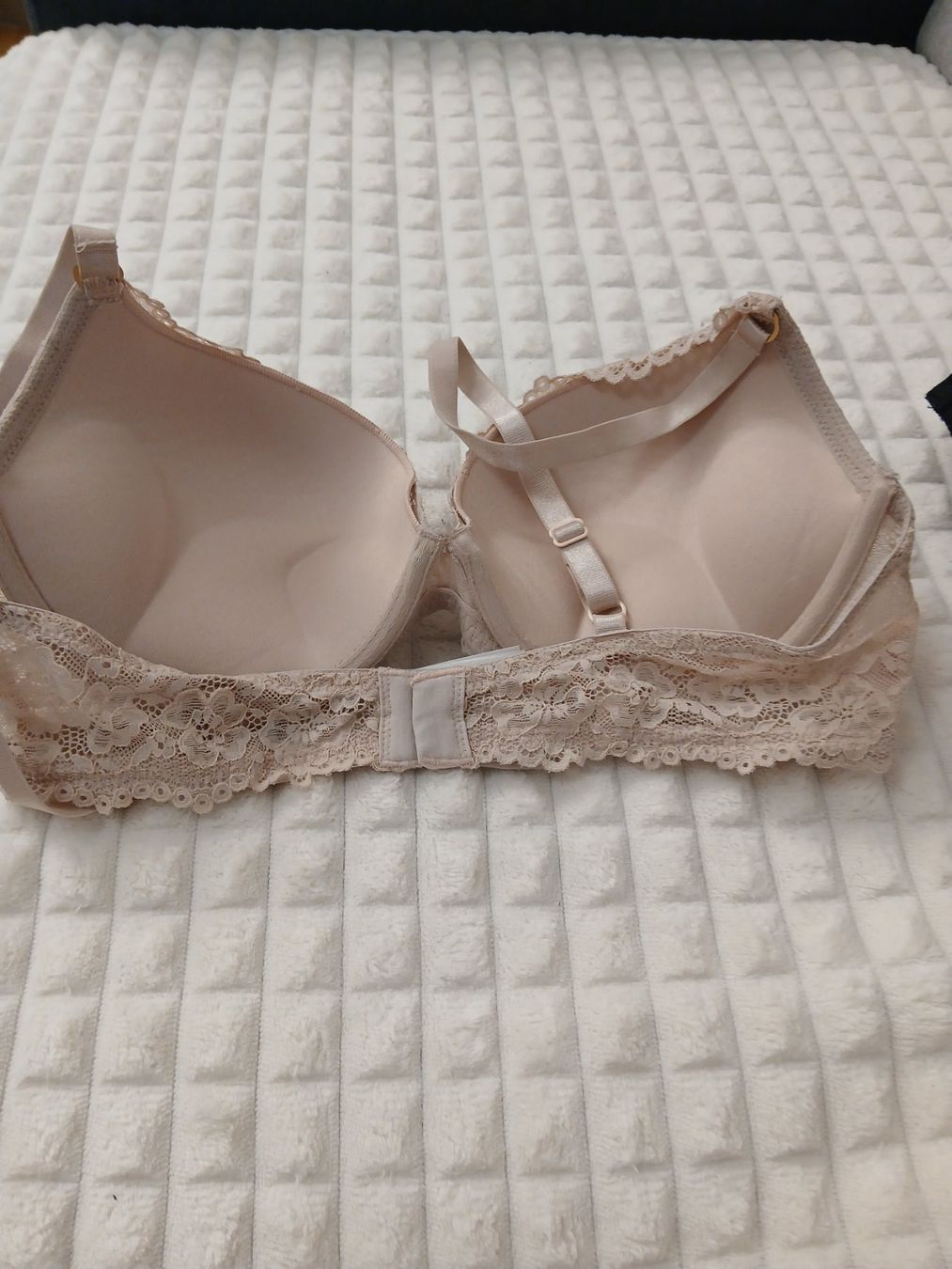 Altra biancheria intima: 4 Damen BHs Grösse 85B Spitze neuwertig – Nuovo (secondo la descrizione) da Glattbrugg venduto da fin_66d8 6