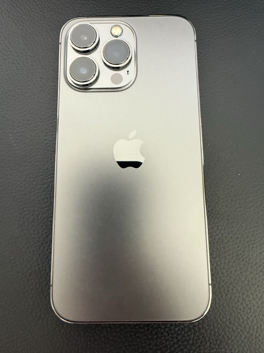 Apple Telefoni cellulari / Smartphones: iPhone 13 Pro 256 GB Graphite + MagSafe Silikon Hülle – Usato da Recherswil venduto da Esmeralda2020 1