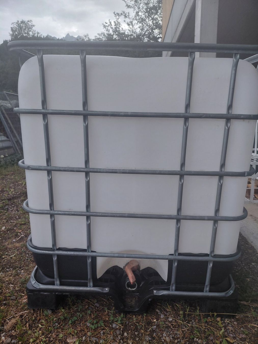 Abbeveratoi e trogoli: IBC Container Tank – Usato da Kriens venduto da leila18