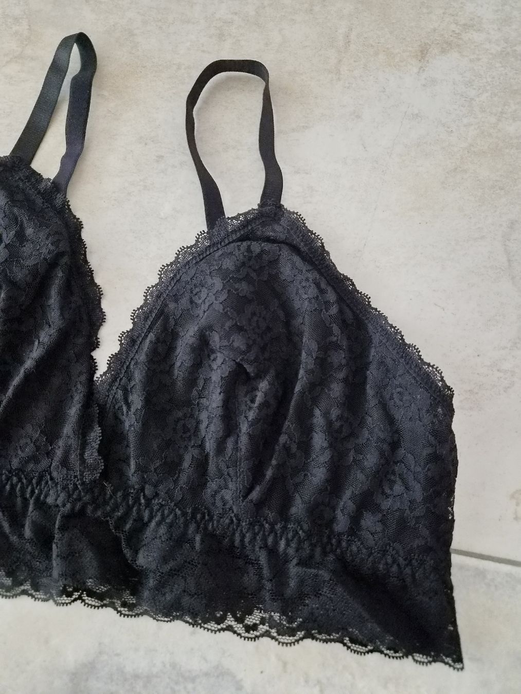 Altra biancheria intima: Bralette in Spitze / Schwarz / Grösse L – Usato da Niederrohrdorf venduto da Miripfiri 1