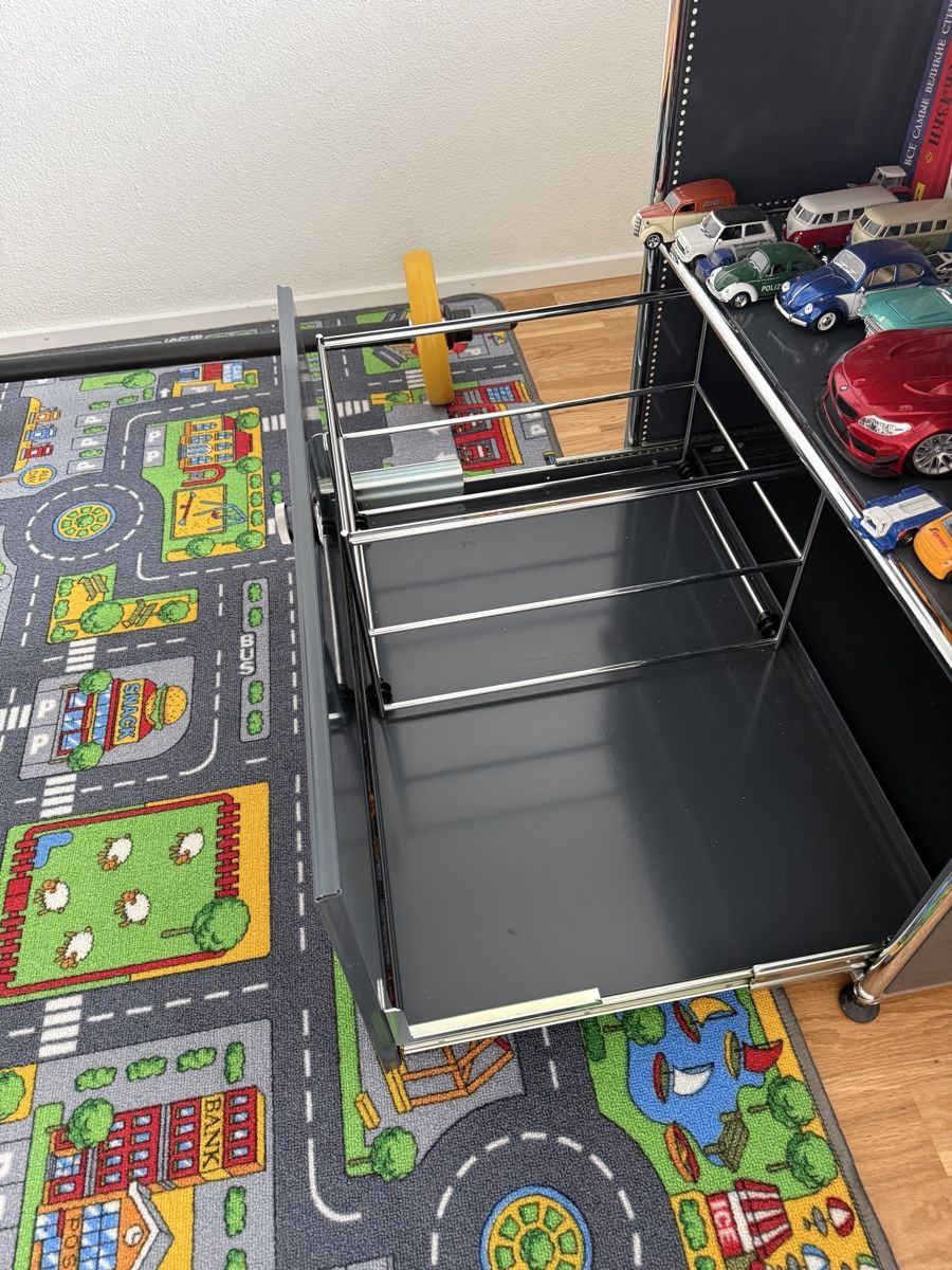 USM Scaffali: USM Möbel Cube Anthrazit – Usato da Zug venduto da sir_pk 1