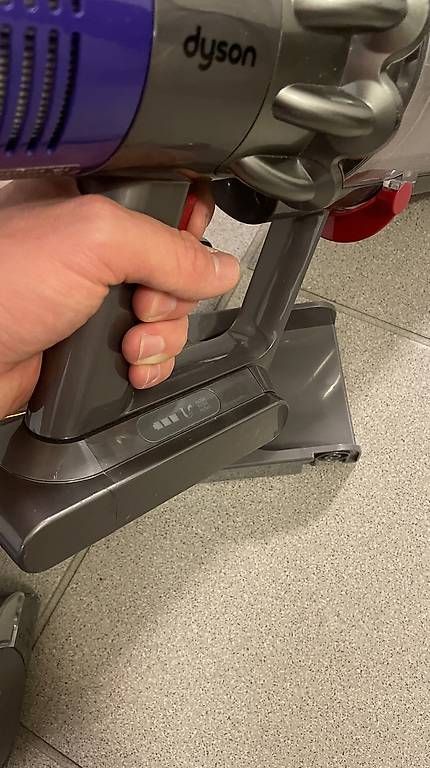 Aspirateurs & Accessoires: Dyson V10 absolut – D'occasion à Duillier par ant_8vvd 3