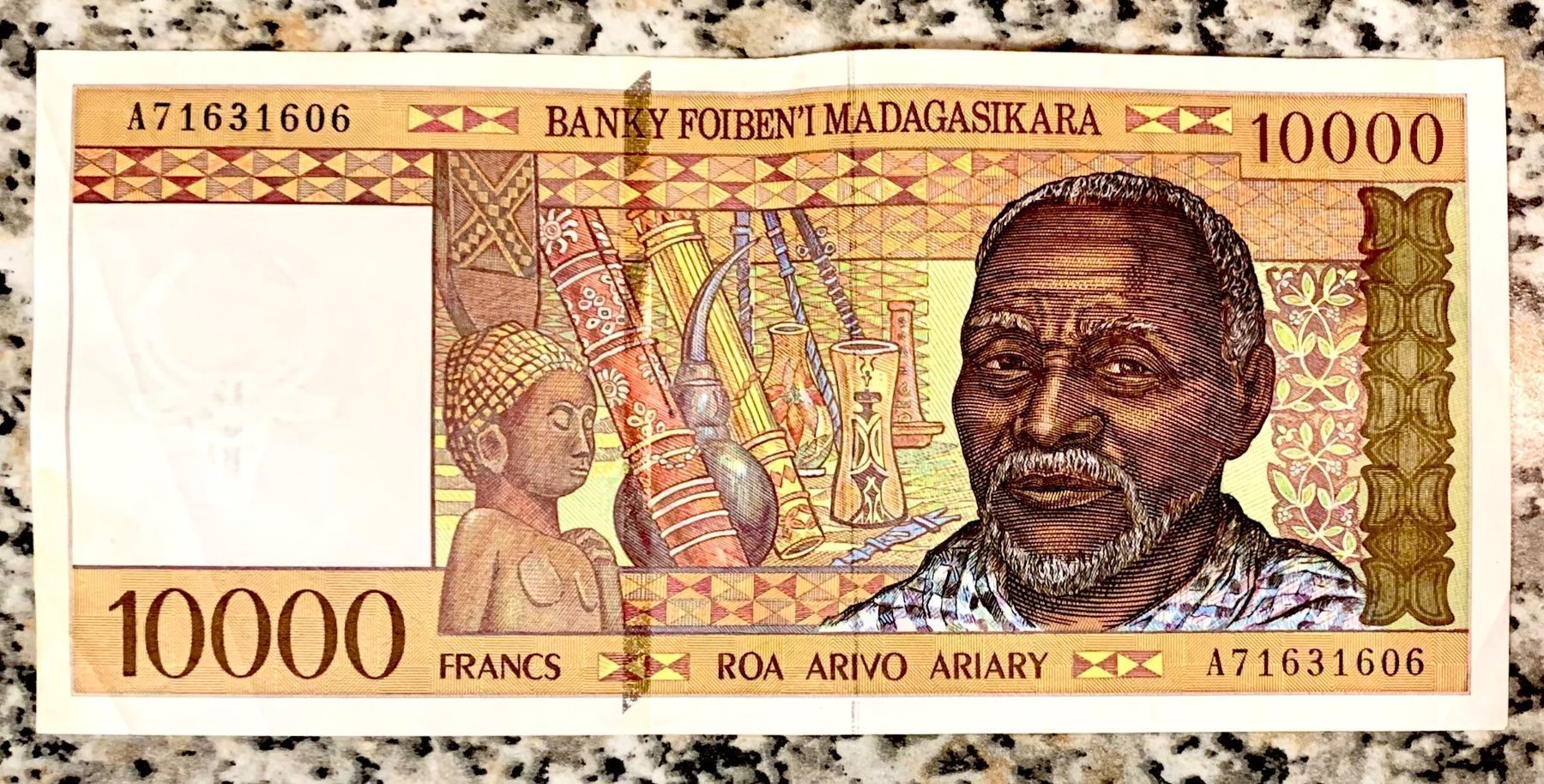 Banconote: 10000 Francs 1998 Madagaskar, Selten!!! – Usato da Oberentfelden venduto da NunoLouro