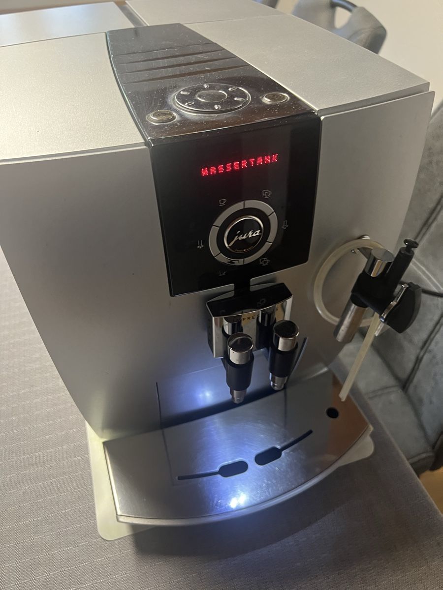 Jura Macchine per caffè & Macchine per espresso: Jura Impressa J5 – Usato da St. Antoni venduto da bera15