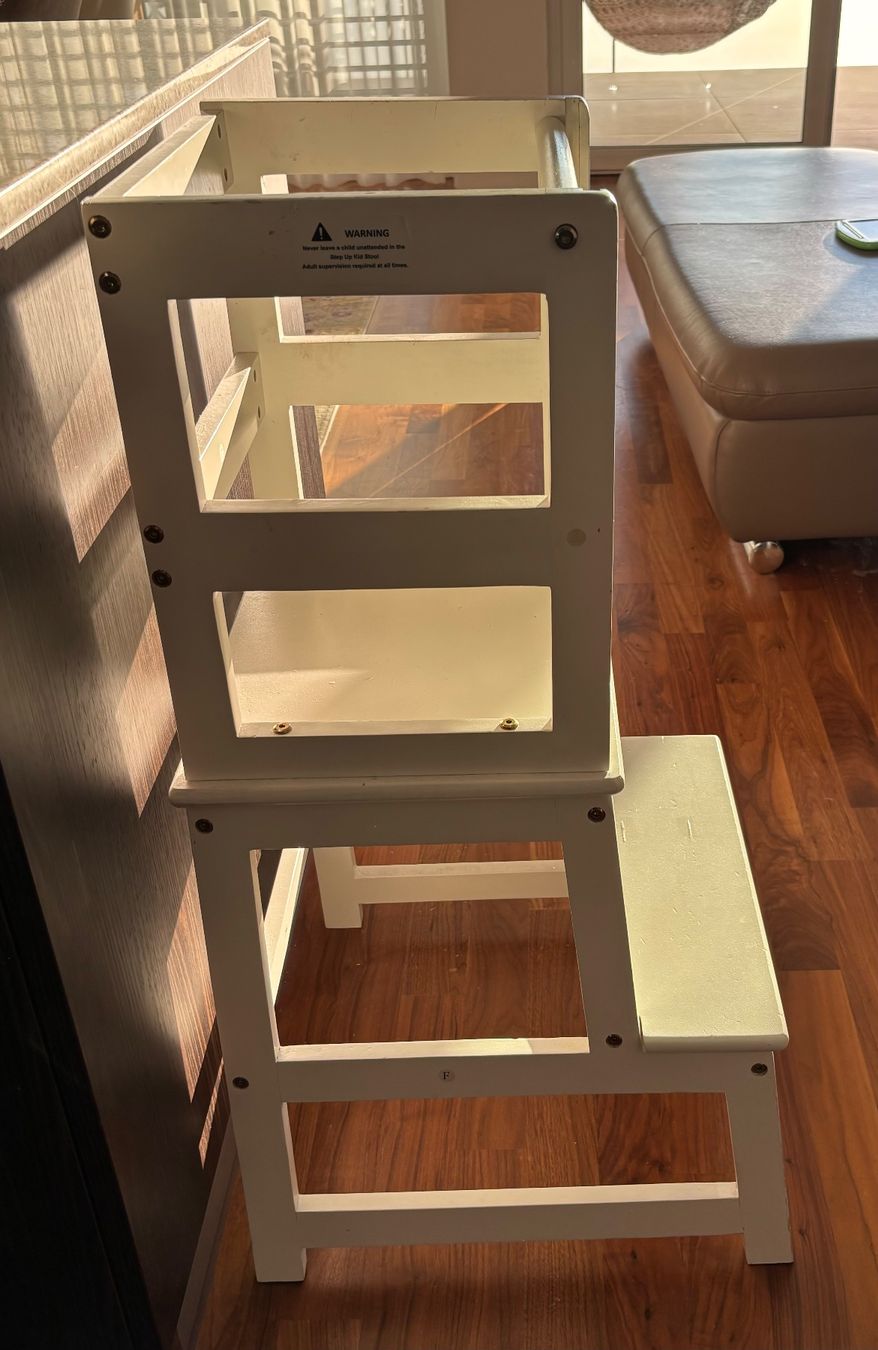 Kit di modellismo & Modellini statici: Lernturm/Kitchen Helper aus Holz, weiss. – Usato da St. Gallen venduto da AMEISENKOENIG 1