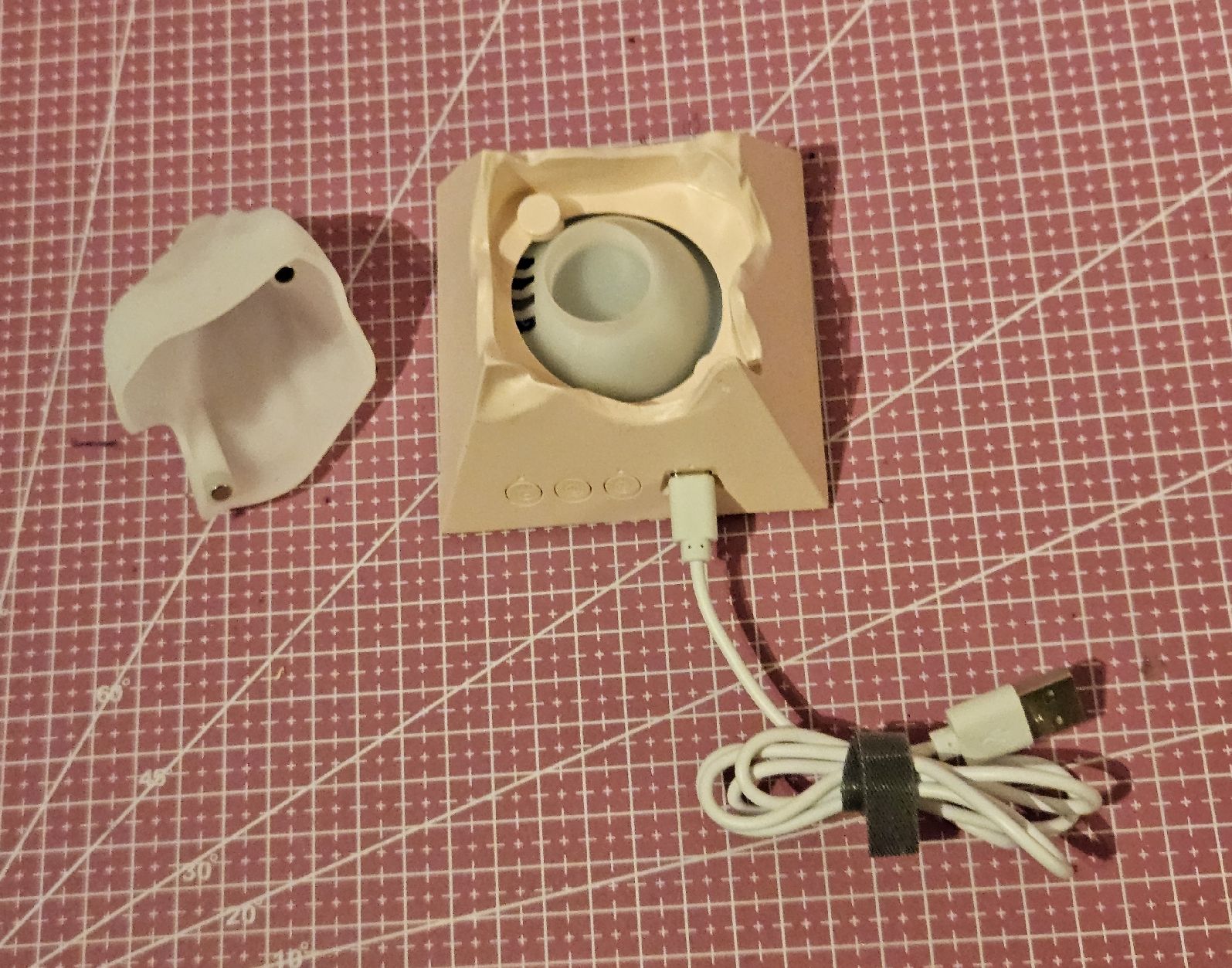 Diffusori di oli essenziali: Elegante Berg-Aroma-Diffuser-Nachtlicht – Nuovo (secondo la descrizione) da Besenbüren venduto da ste_dh5c 2