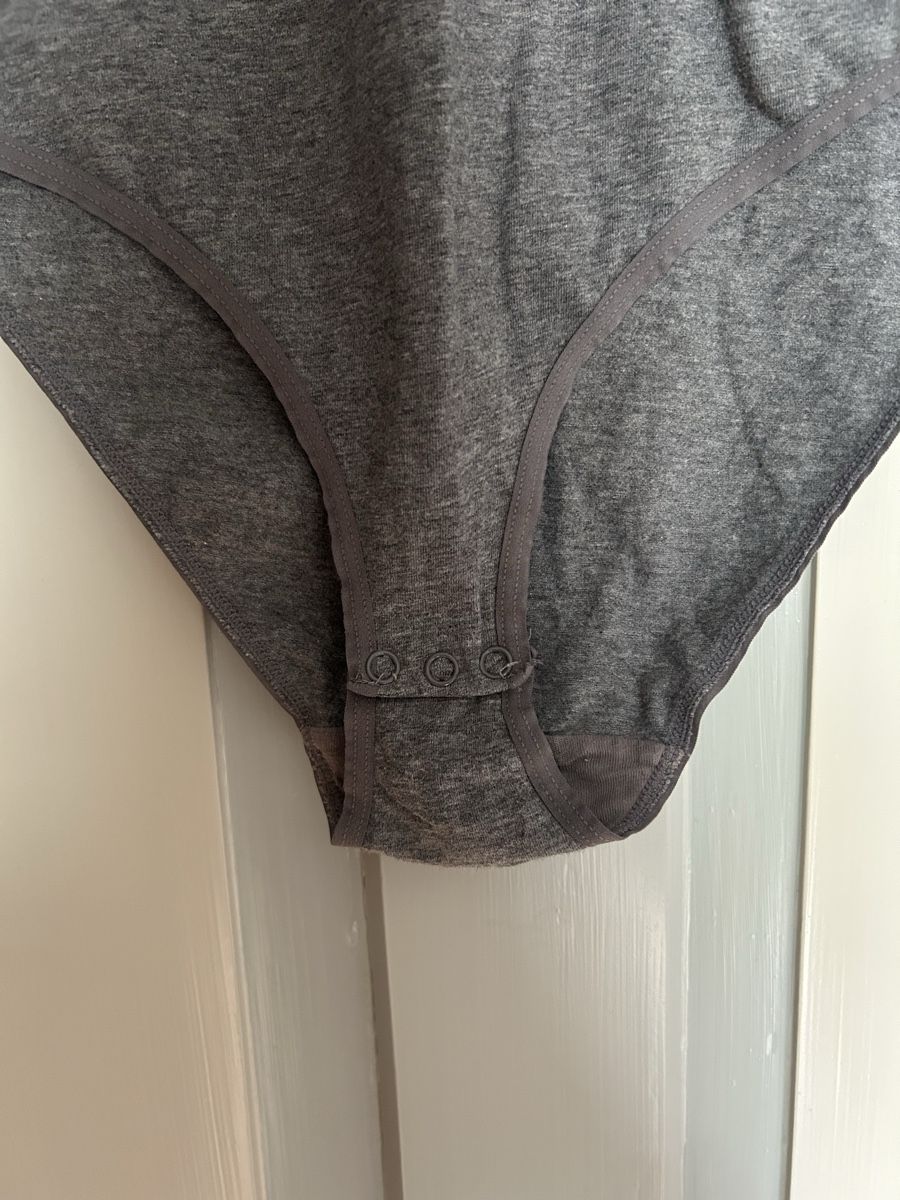 Top: Maddison Body grau ärmellos  – Usato da Frauenfeld venduto da jae_vs6j 4
