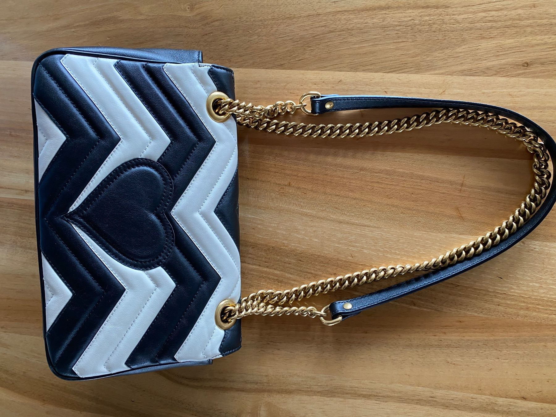 Gucci Sacs femmes: Gucci Marmont Schultertasche – D'occasion à Wädenswil par vilgar 3