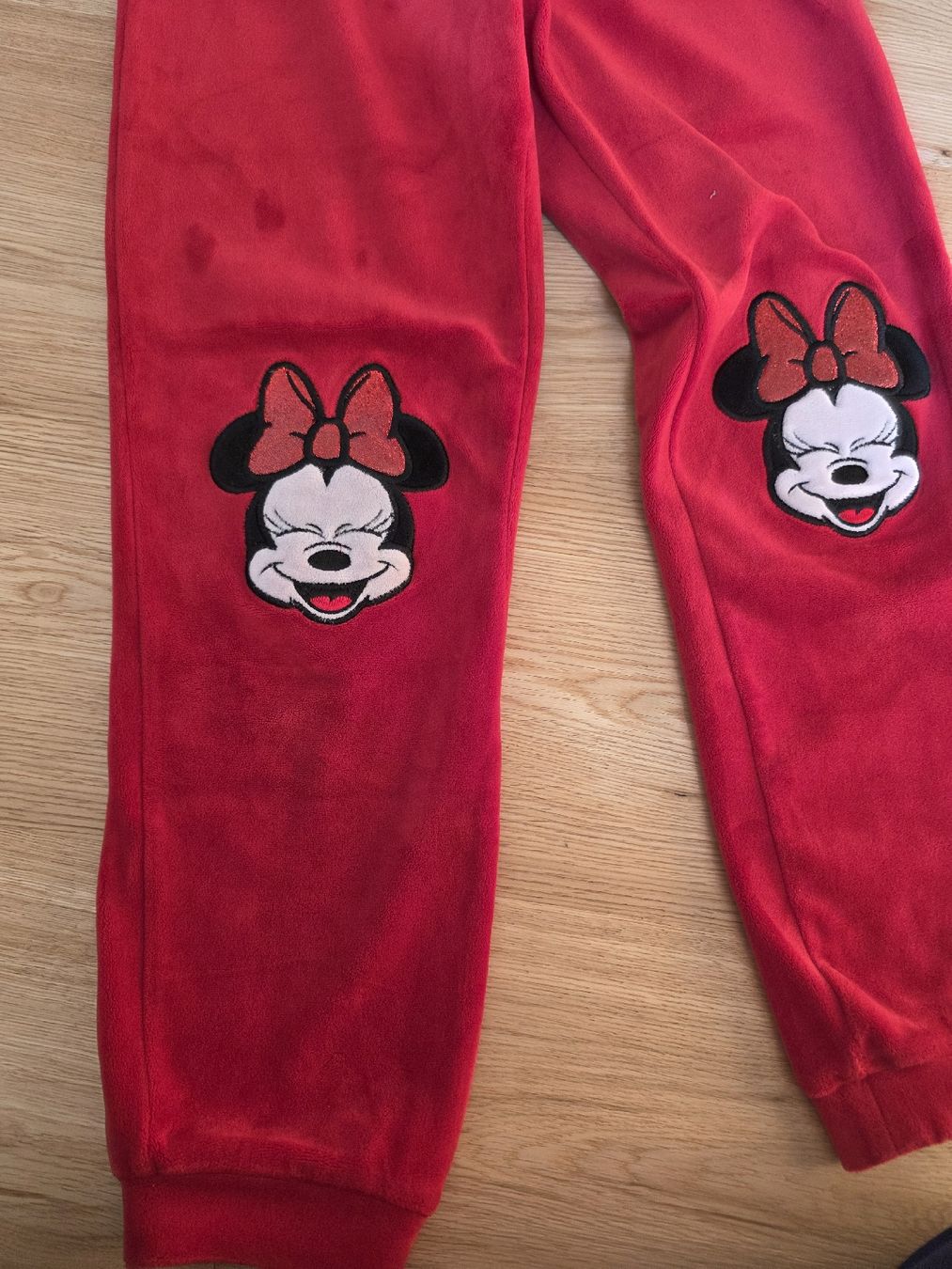 Kleiderpakete & -sets: Minnie Mouse Disney Samt Zweiteilig Gr. 128 – Gebraucht aus Toffen von ver_x68f 2
