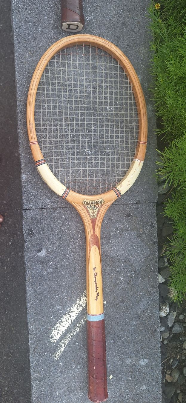 Schläger: 2 antike Tennisschläger – Gebraucht aus Grabs von tschanny 2