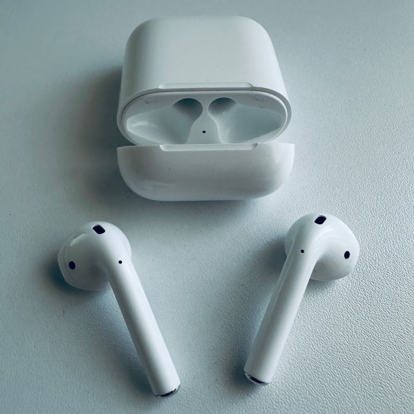 Apple Cuffie: Original Apple AirPods 2 Kopfhörer Wireless Lightning Kabel – Usato da Basel venduto da MY.AIRPODS.SHOP 3