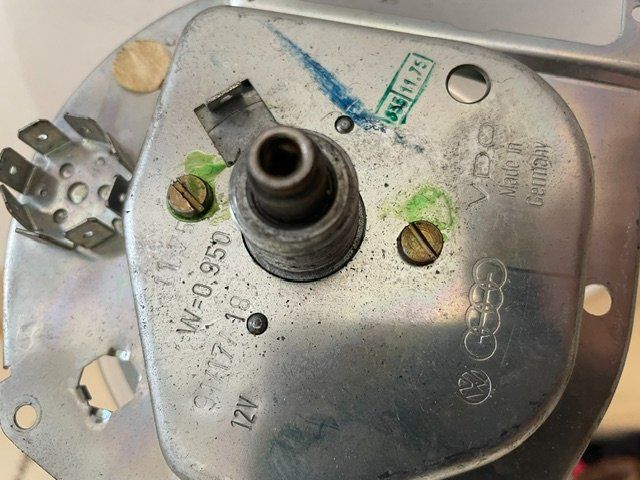 Volkswagen Tutti pezzi di ricambio auto: Tacho VDO VW Golf 1Youngtimer - Top Zustand! – Usato da Grenchen venduto da Woernerauto 2