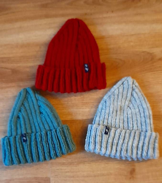 Autres vêtements & accessoires: Handgestricktes – Neuf avec emballage d'origine à Basel par ker_w7ld 3