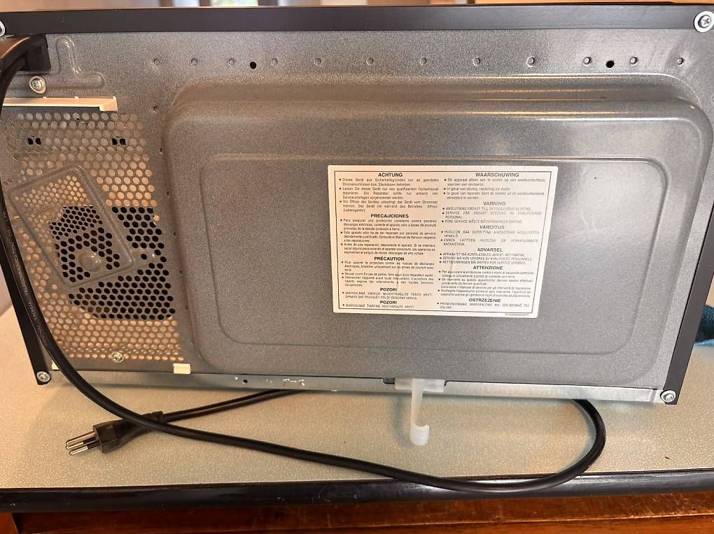 Elettrodomestici da cucina: Mikrowelle Panasonic NN-GD38HS – Usato da Zürich venduto da gerberforever 3