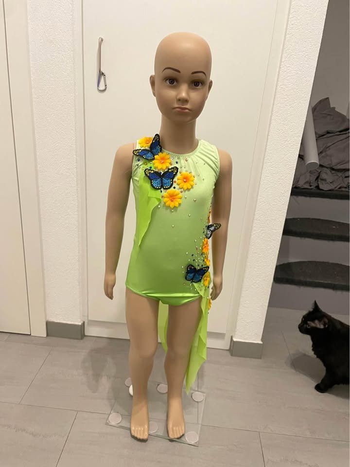 Allestimento di negozi e stand fieristici: Mannequin vitrine enfant – Usato da Yvonand venduto da Aubry.Aurelie