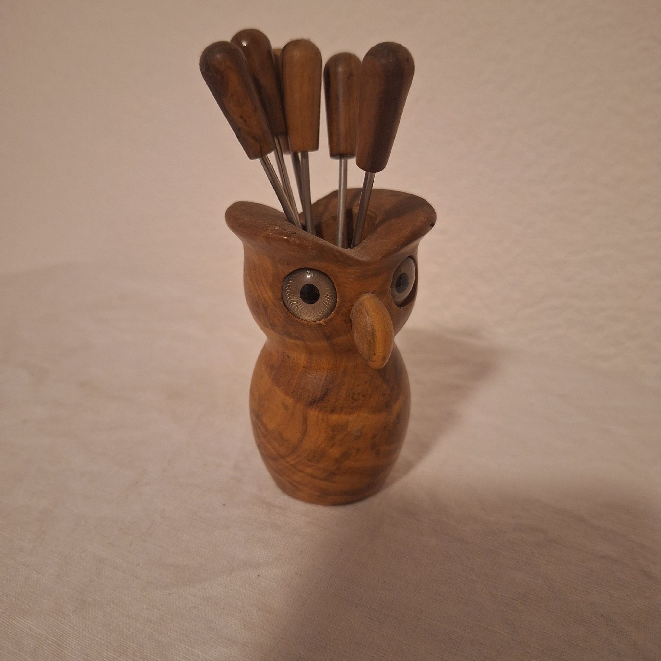 Alle Dekorationen: Versand möglich. Vintage Eule, Olivenholz Spiessli- Dösli – Gebraucht aus Winterthur von Goldpipau 2