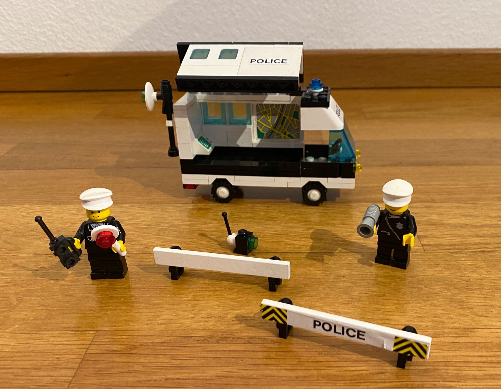 Lego Giocattoli: LEGO Classic Town 6642 Polizei Heli 6676 Mobile Command Unit – Usato da Arlesheim venduto da srulee 2