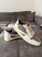 Nike Jordan 1 niedrig - Travis Scott Reverse mokka