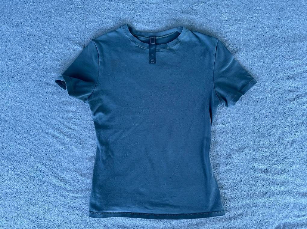 Skims T-shirts: SKIMS T-Shirt – D'occasion à Wettingen par ObradovicJelena