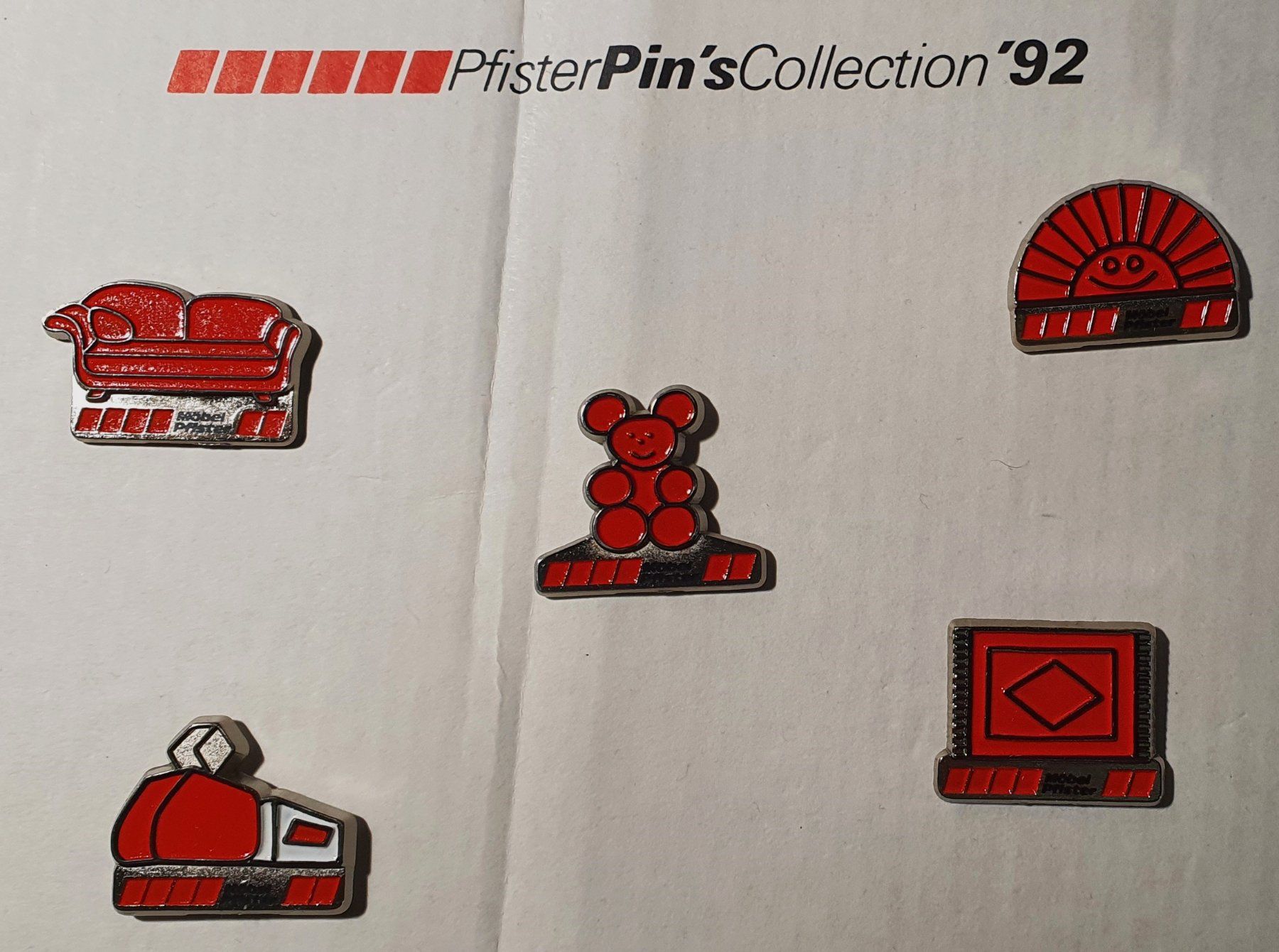 Placchette & Badge: Möbel Pfister Pin's Collection '92 Original-Karton Set! RAR – Usato da Reinach BL venduto da Boston-Verkauf 2