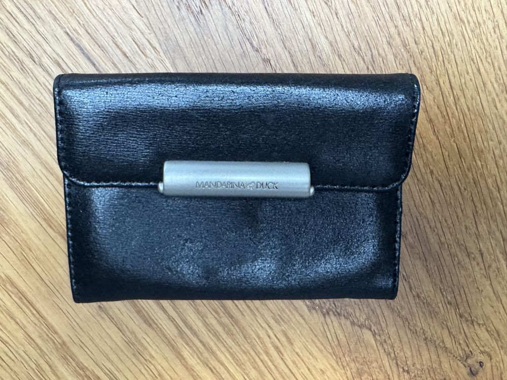 Mandarina Duck Portafogli: Mandarina Duck Portemonnaie Leder schwarz, Beschläge silber – Usato da Gurmels venduto da topsommer