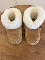 Lammfell Hausschuhe beige gefüttert gebrauchter Zustand