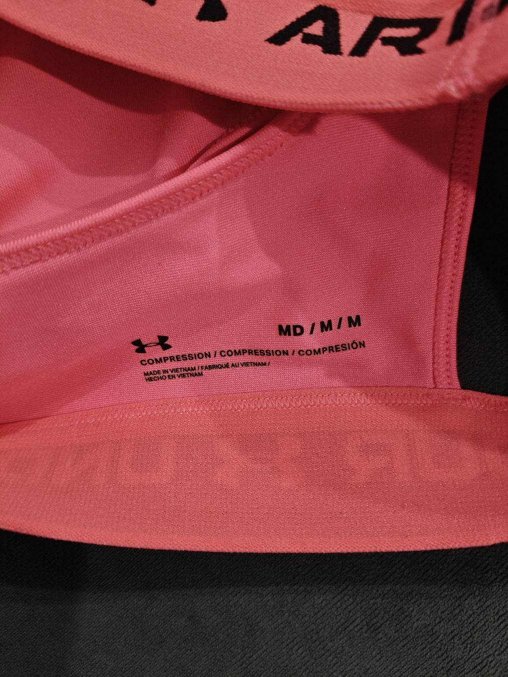 Tops: Brassière Under Armour rose taille M bon état – Neuf (Voir description) à Chailly-Montreux par Cel_ka 2