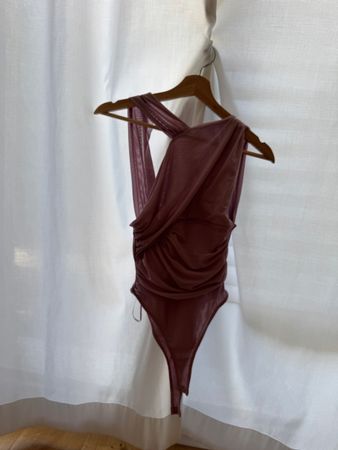 Eleganter Body  in Lila, Grösse S