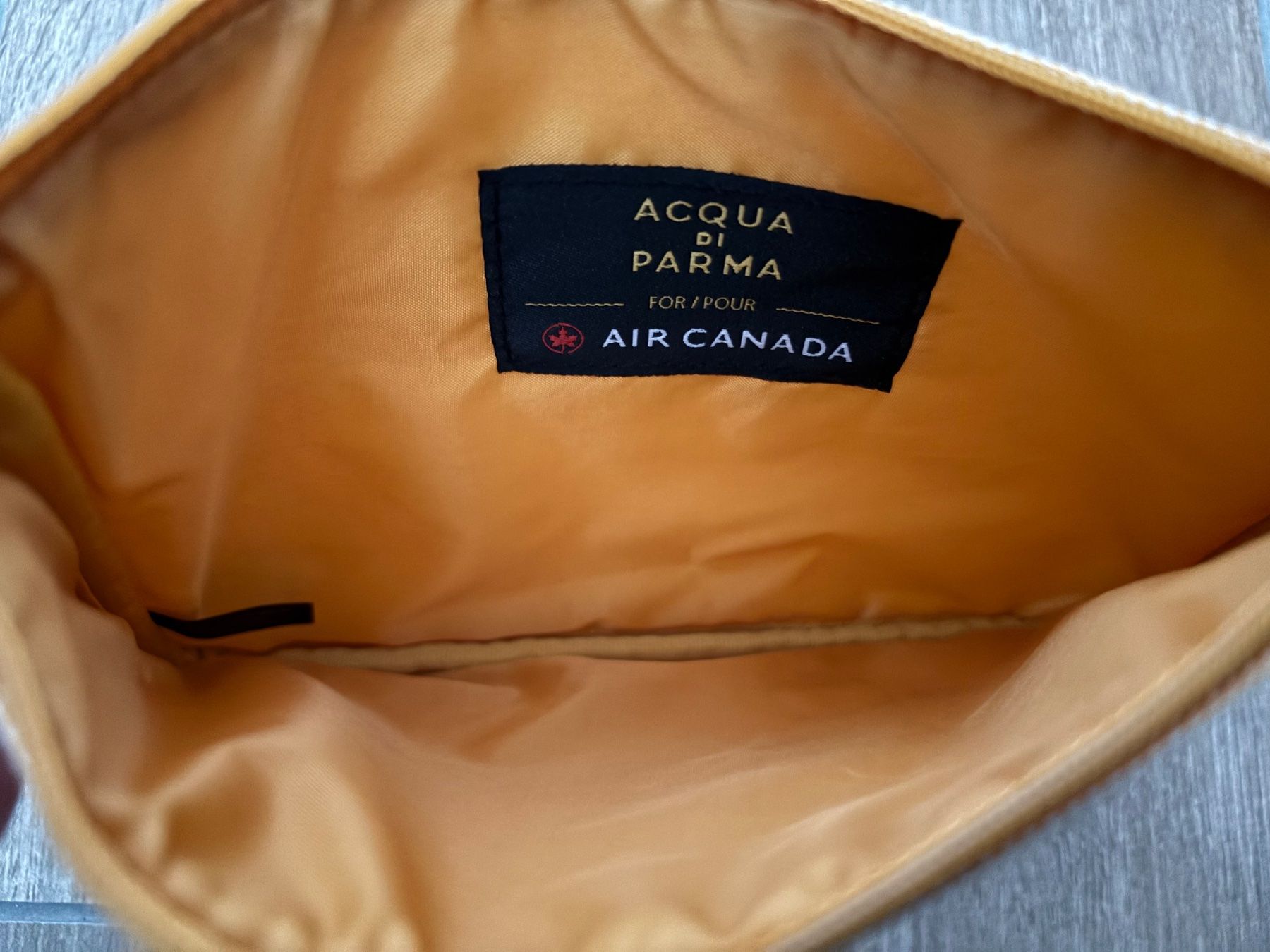 Acqua di parma Custodie per cosmetici: Acqua di Parma Kosmetiktasche hellbraun – Usato da Esslingen venduto da Danielp 2