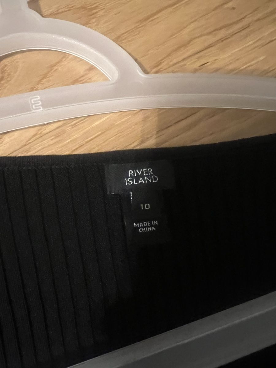 Maglioni & Felpe: Damen Pullover Schwarz Paillettenärmel – Usato da Zürich venduto da R1908 1