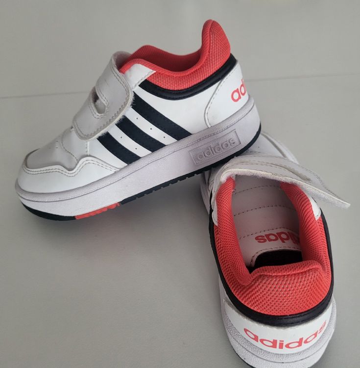 ADIDAS Turnschuhe Grosse 27 neuwertig Kaufen auf Ricardo