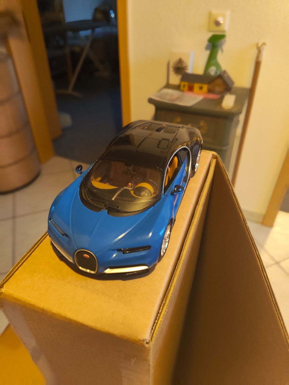 Maisto Modellini d'auto: Maisto Bugatti Chiron 1:24 – Usato da Affeltrangen venduto da Faman20
