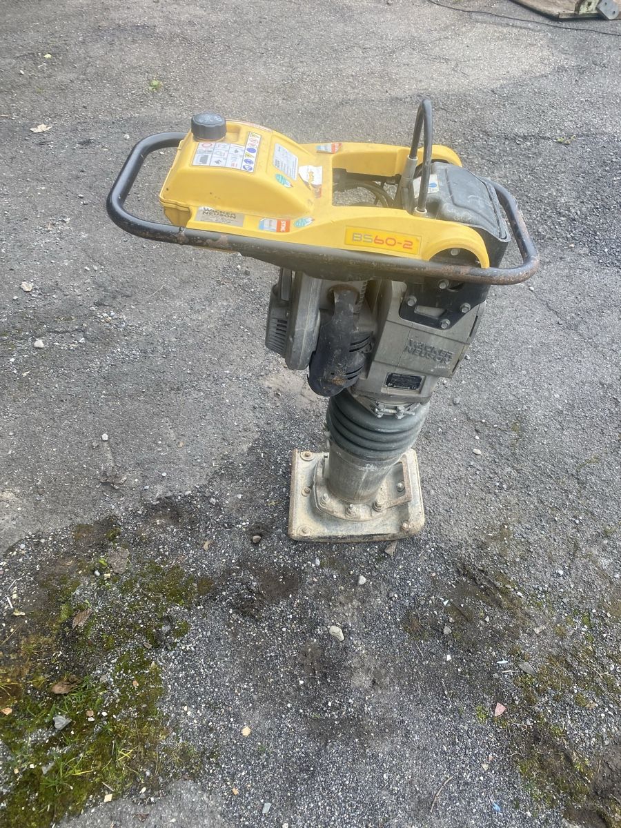 Wacker Neuson Tutte le macchine: Grabenstampfer Wacker – Usato da Menzingen venduto da Edelmuni7 2
