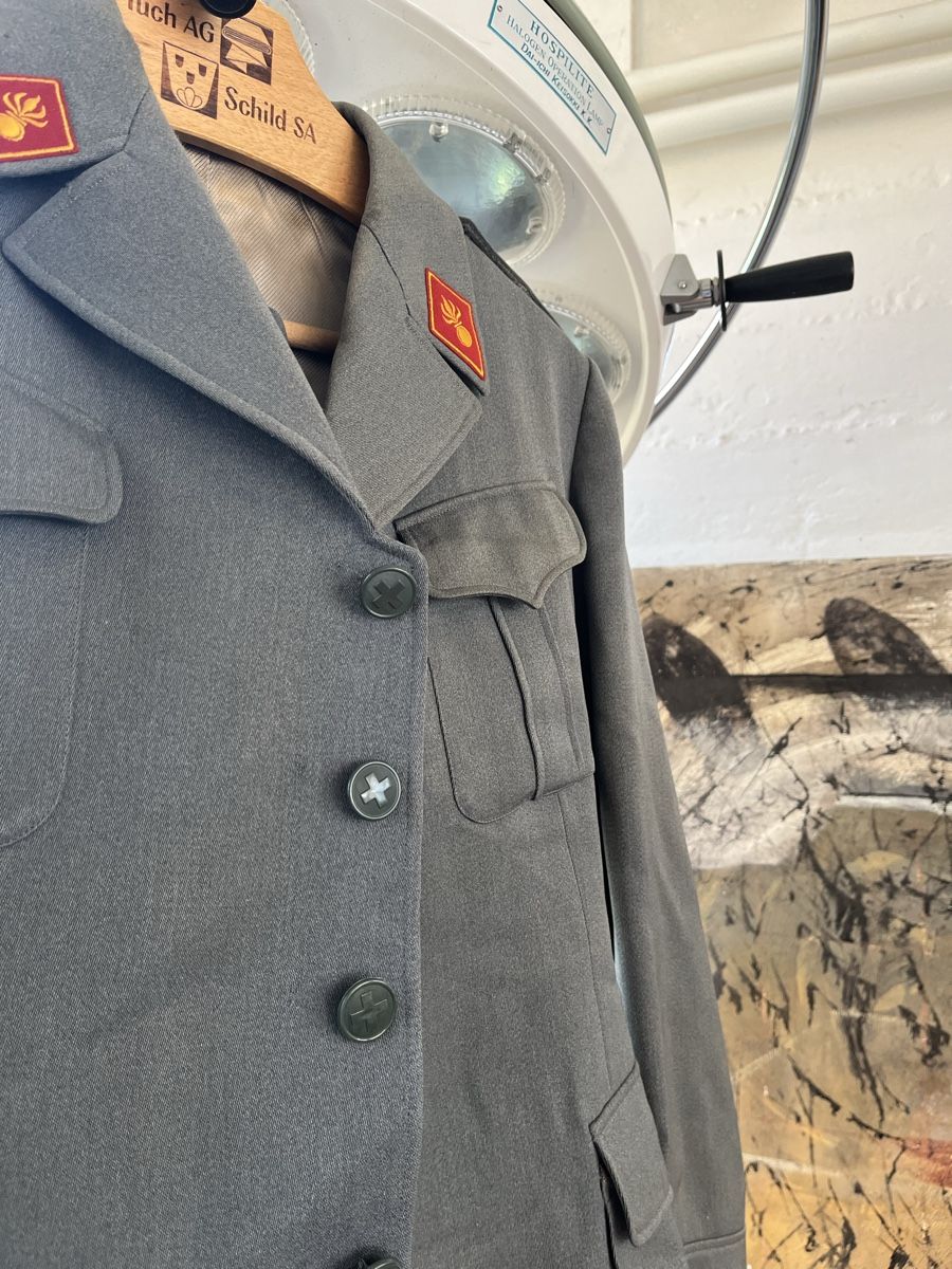 Schweizer Armee Uniformi: Schweizer militär Tenue mit Mantel – Usato da Ermatingen venduto da Scavini-s 2