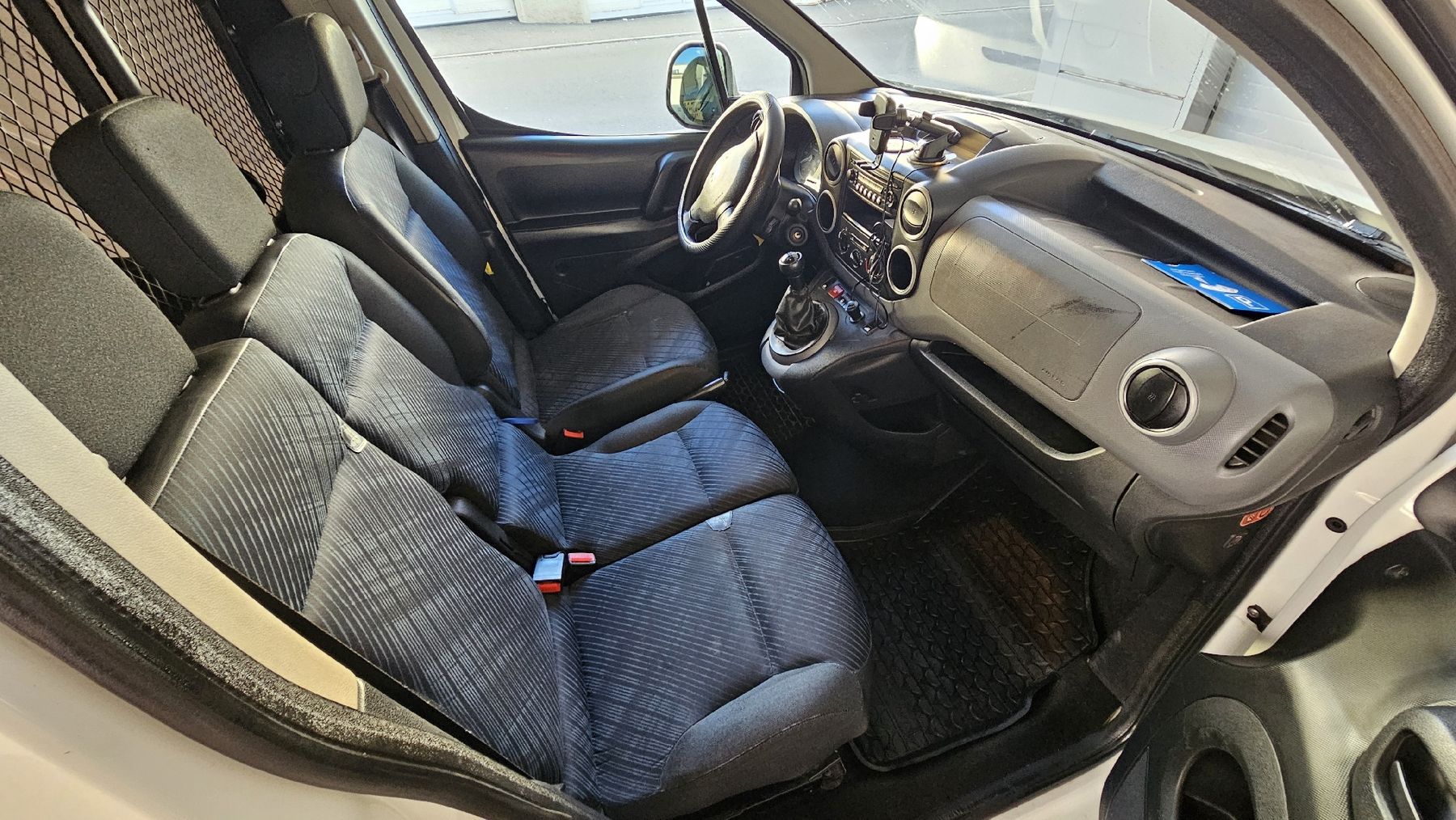 Peugeot Automobili: Peugeot Partner HDI Fourgon long, année 2011 – Usato da La Chaux-de-Fonds venduto da vil_7v6g 9