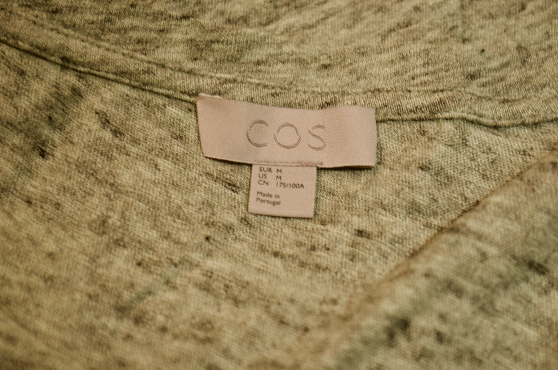 Cos T-shirt: T-Shirt COS – Usato da Zürich venduto da amarkin 2