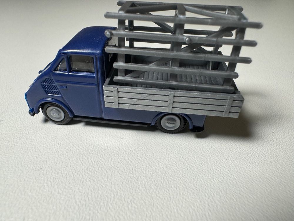 Praliné Auto Union, DKW F89L, blau,