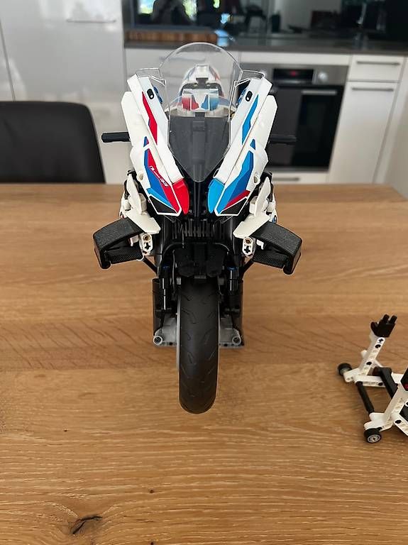 Jeux de construction: Lego BMW M 1000 RR – D'occasion à Oberwil-Lieli par Jo-Ke 1