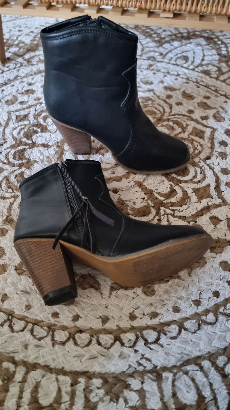 Damenschuhe: hübsche Stiefeletten gr 37 neuwertig – Gebraucht aus Wigoltingen von Zuckerfee84 2