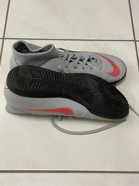 Scarpe da uomo: Scarpe NIKE – Usato da Claro venduto da Pugno67 2