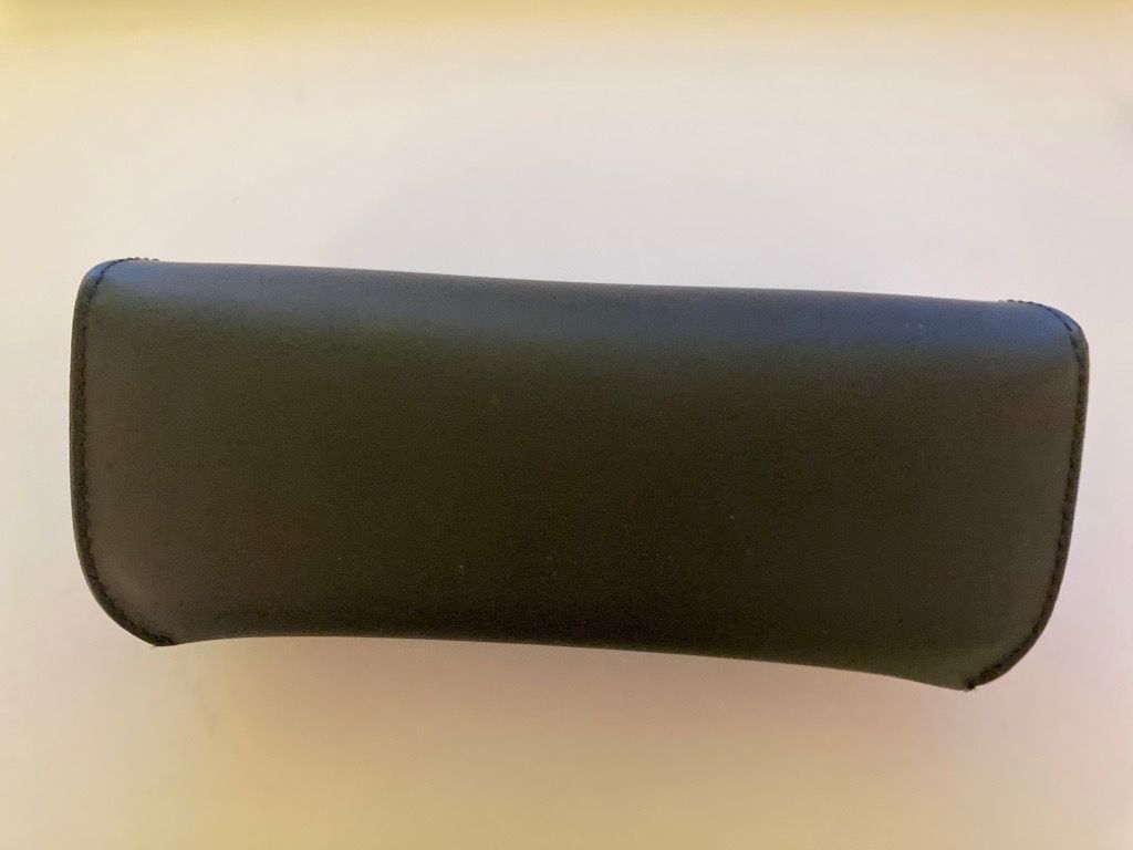 Autres vêtements & accessoires: Étui à lunettes SLK – D'occasion à Evionnaz par roh_l5yz 1