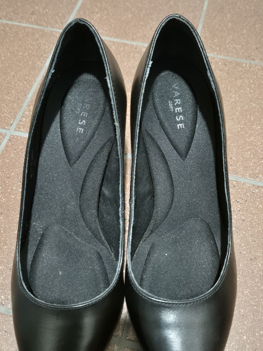 Damenschuhe: Schwarze Varese Pumps, Grösse 36 – Gebraucht aus Luzern von bam_qr5p 2