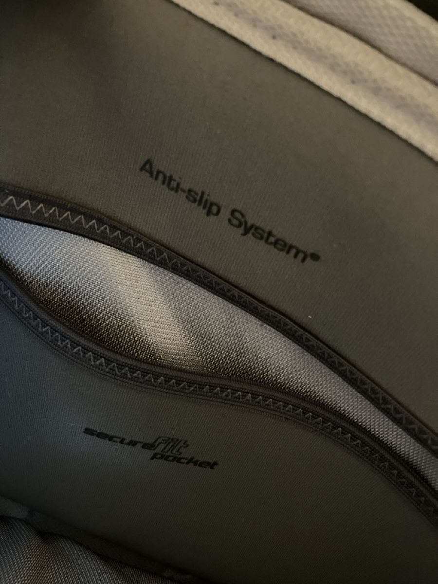 Tucano Borse: Notebooktasche / Sacoche ordinateur portable – Usato da Zürich venduto da juliearlt 8