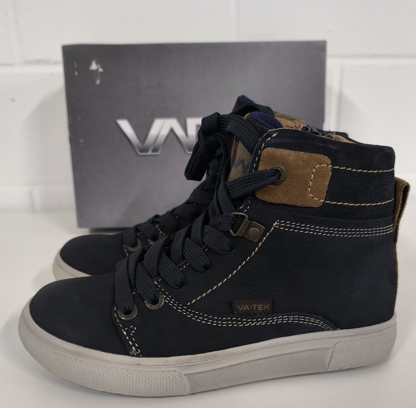 Scarpe da uomo: VADO Sneaker Schuhe Grösse 34 – Usato da Rüti ZH venduto da Restwert_Rueti_ZH 1