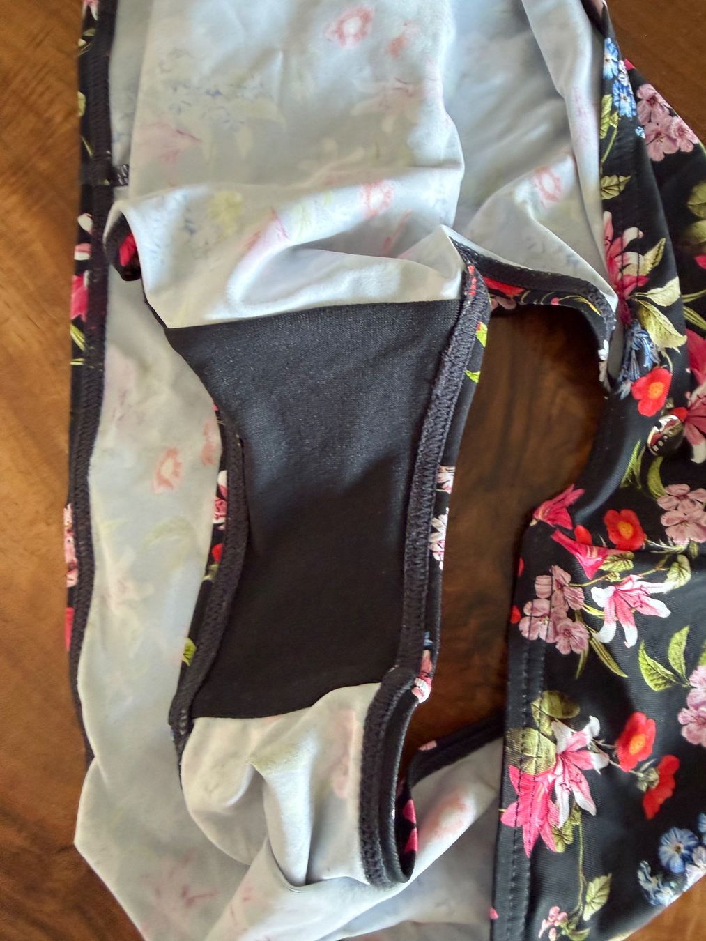 Esprit Costumi da bagno & Bikini: Bikini, Esprit, Oberteil Grösse 38B, Hose Grösse 40 – Usato da Haslen AI venduto da s176 3